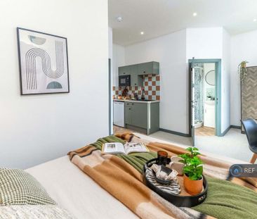 1 bedroom in a house share to rent - Photo 3