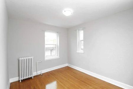 1 & 8 Mallory Gardens, Toronto — Bachelor - Photo 3
