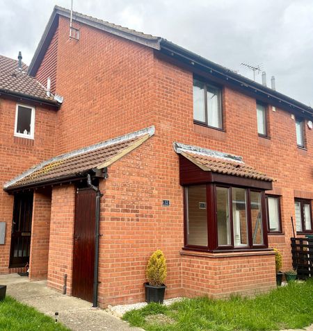 Sunbury Court, Shoeburyness, Southend-on-Sea, Essex, SS3 8TR - Photo 2