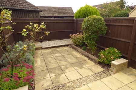 2 bedroom terraced house to rent - Photo 5