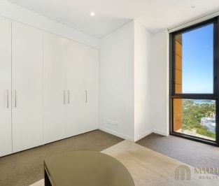 Prestige Mirvac Residence with Iconic Harbour & City Views - Photo 6