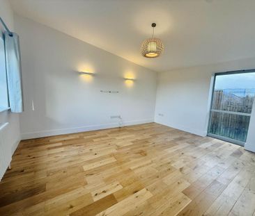 4 bedroom detached house to rent - Photo 2