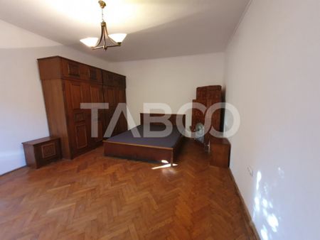 Casa de inchiriat cu 4 camere renovata in 2025 gradina si be - Fotografie 4