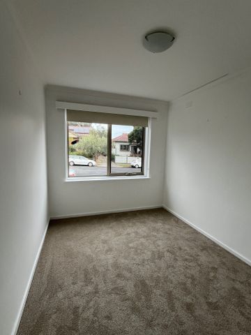 2/18 Murray Street, Brunswick West VIC 3055 - Photo 4