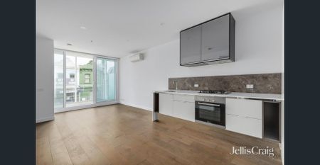 Apartment living with dynamic vitality - Photo 2