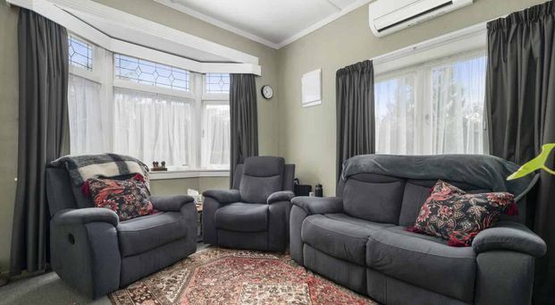 Charming, cosy & convenient! - Photo 1