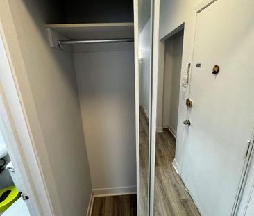 GHETTO MCGILL- STUDIO RENOVÉ & MEUBLÉ- EMPLACEMENT EXCEPTIONNEL - Photo 1