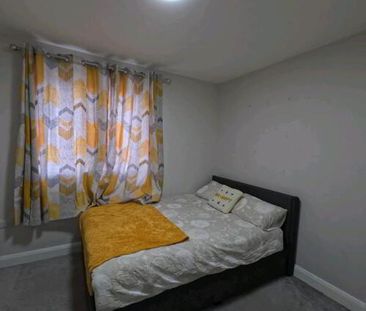 Apartment 2 2 Roseland Place, Donegall Road, Belfast, BT12 5AJ - Photo 3