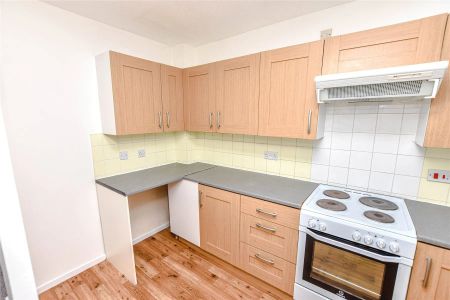 Hazelwood Close, Honiton, Devon, EX14 - Photo 2