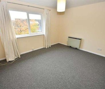 Bedroom T Floor In Godalming, GU7 - Photo 2