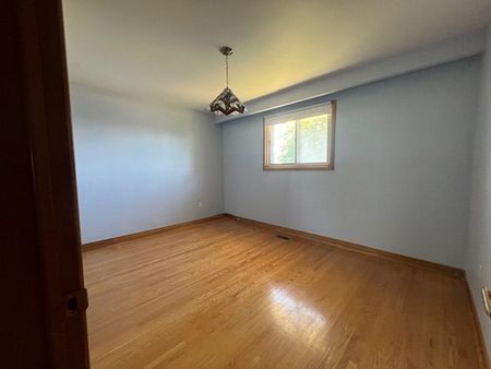 For Lease - 61 Marilake Drive, Toronto, Ontario - Photo 2