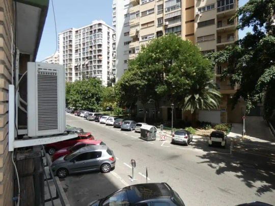 Valencia - Photo 1