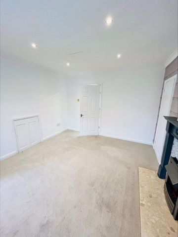 2 bedroom terraced house to rent - Photo 2