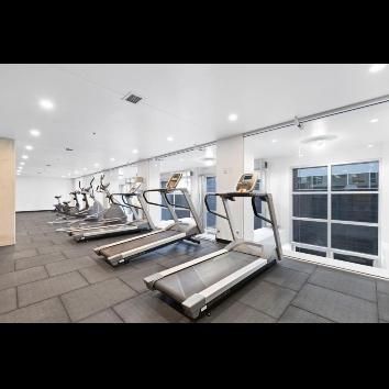 Closed metro Atwater 4 1/2 condominium rent - Photo 3