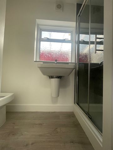 Studio Flat, London, N18 - Photo 5