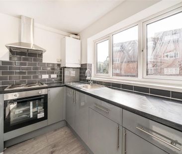 2 bedroom maisonette to rent - Photo 3