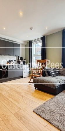 High Street, Dorking - Photo 1