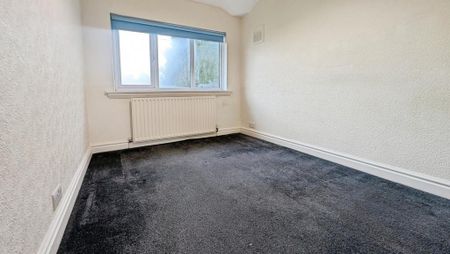 4 bedroom semi-detached house to rent - Photo 3