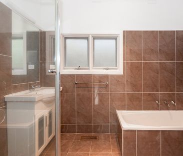 Thinking of selling? Contact our agent - Photo 5