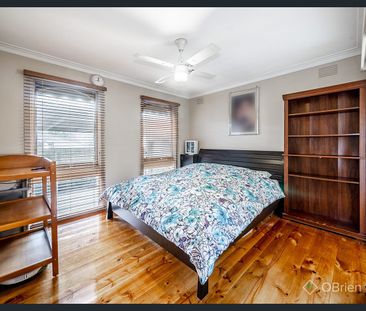 Welcome to Your New Home in Scoresby! - Photo 4
