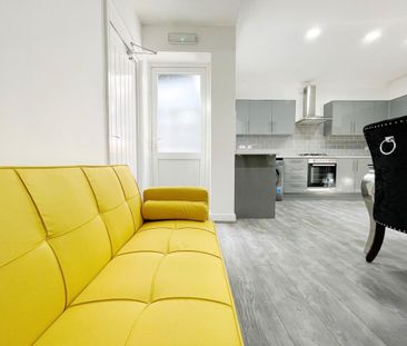 6 bedroom property to rent - Photo 1