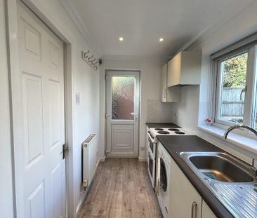 2 bedroom semi-detached house to rent - Photo 6