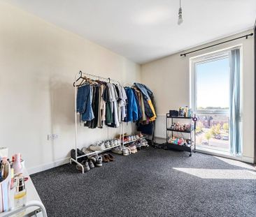 3 bedroom flat to rent - Photo 5