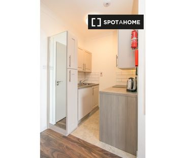 Studio flat to rent in Dublin's City Centre - Photo 4