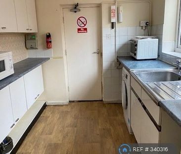 1 bedroom in a house share to rent - Photo 6