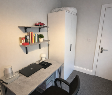 1 bedroom in a house share to rent - Photo 2