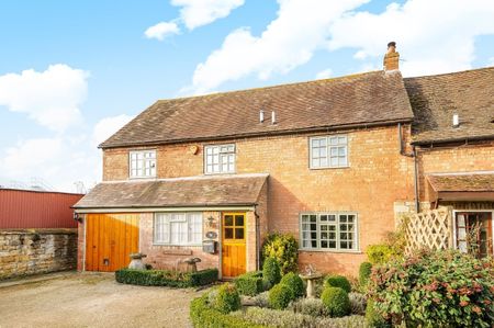 3 bedroom cottage to rent - Photo 2