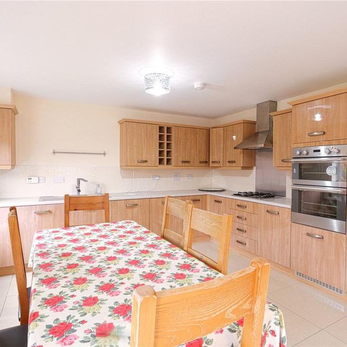 4 bedroom detached house to rent - Photo 1