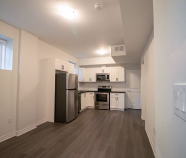 **GORGEOUS** 1 BEDROOM LOWER UNIT IN ST. CATHARINES!! - Photo 5