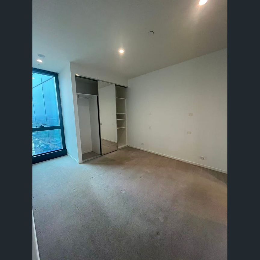 Stunning 1-Bedroom Apartment - Photo 1