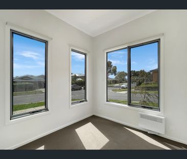 161 Regent Street, Mernda, Vic 3754 - Photo 2