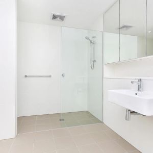 Architecturally-designed luxury apartment with a peaceful, leafy outlook | 1 Bedroom with Study - Photo 2