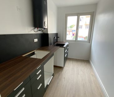 Location Appartement 4 pièces 73m² EVREUX 27000 - Photo 2