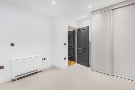 Oakwood Court, Holland Park, London, W14 - Photo 5