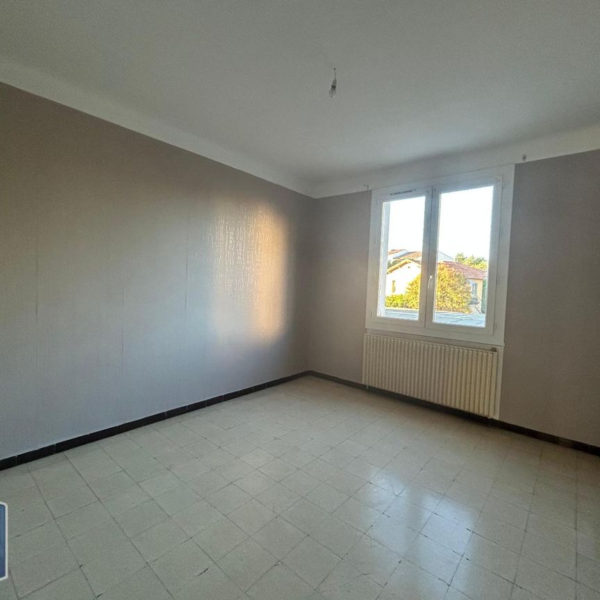 Location Appartement 3 pièces 62m² CARPENTRAS 84200 - Photo 1