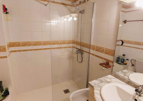 Apartamento 2 dormitorios con piscina al lado del mar