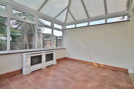 2 bedroom end of terrace house to rent - Photo 2