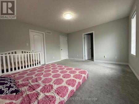 11 GLEASON CRESCENT - Photo 5