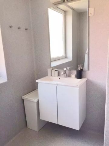 Renoveret 2-værelses lejlighed med altan - tæt ved fjorden - Photo 4