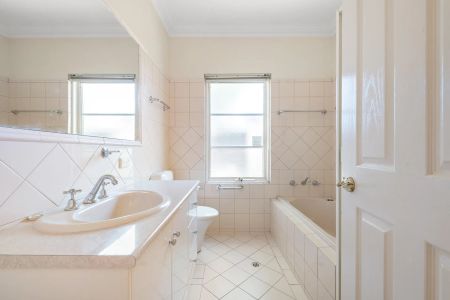 Three bedroom two bathroom home in wanted locale - Photo 5