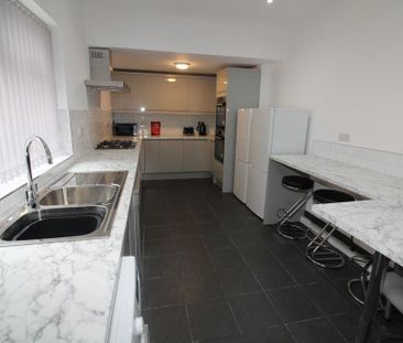 1 bedroom in a house share to rent - Photo 5