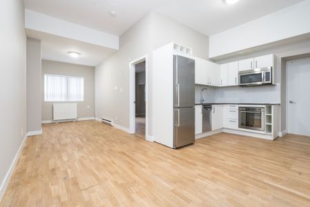 77 Spencer Avenue - Photo 3