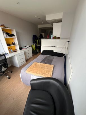 Studio Flat, Merchant Studios, G4 - Photo 1