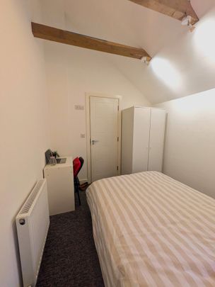 Room in a Shared Flat, Henbury Road, BS9 - Photo 1