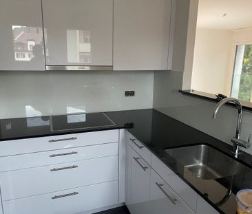 "Eine neu renovierte Wohnung steht im Angebot" - Photo 5