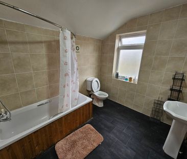 4 Bed Student Accommodation - Photo 5